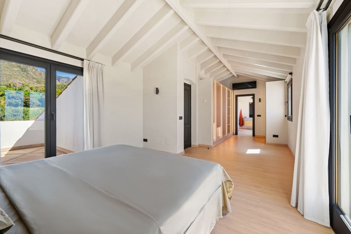 Apartamento de 4 habitaciones en Marbella en venta con piscina garaje - 3.695.000 € (Ref: 9278773)