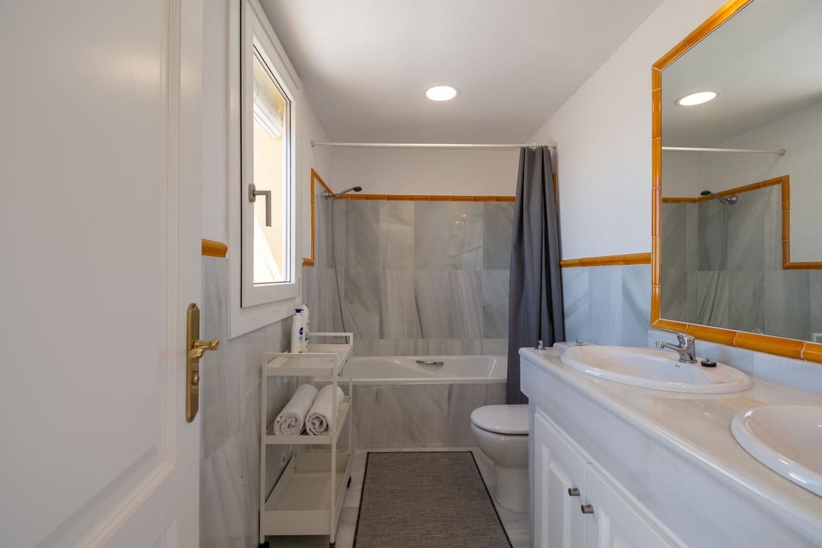 3 sovrum Hus till salu i La Heredia med pool garage - 765 000 € (Ref: 9278774)