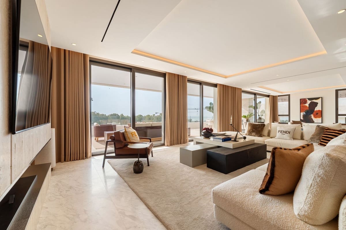 Apartamento de 4 habitaciones en Golden Mile en venta con piscina garaje - 11.900.000 € (Ref: 9279677)