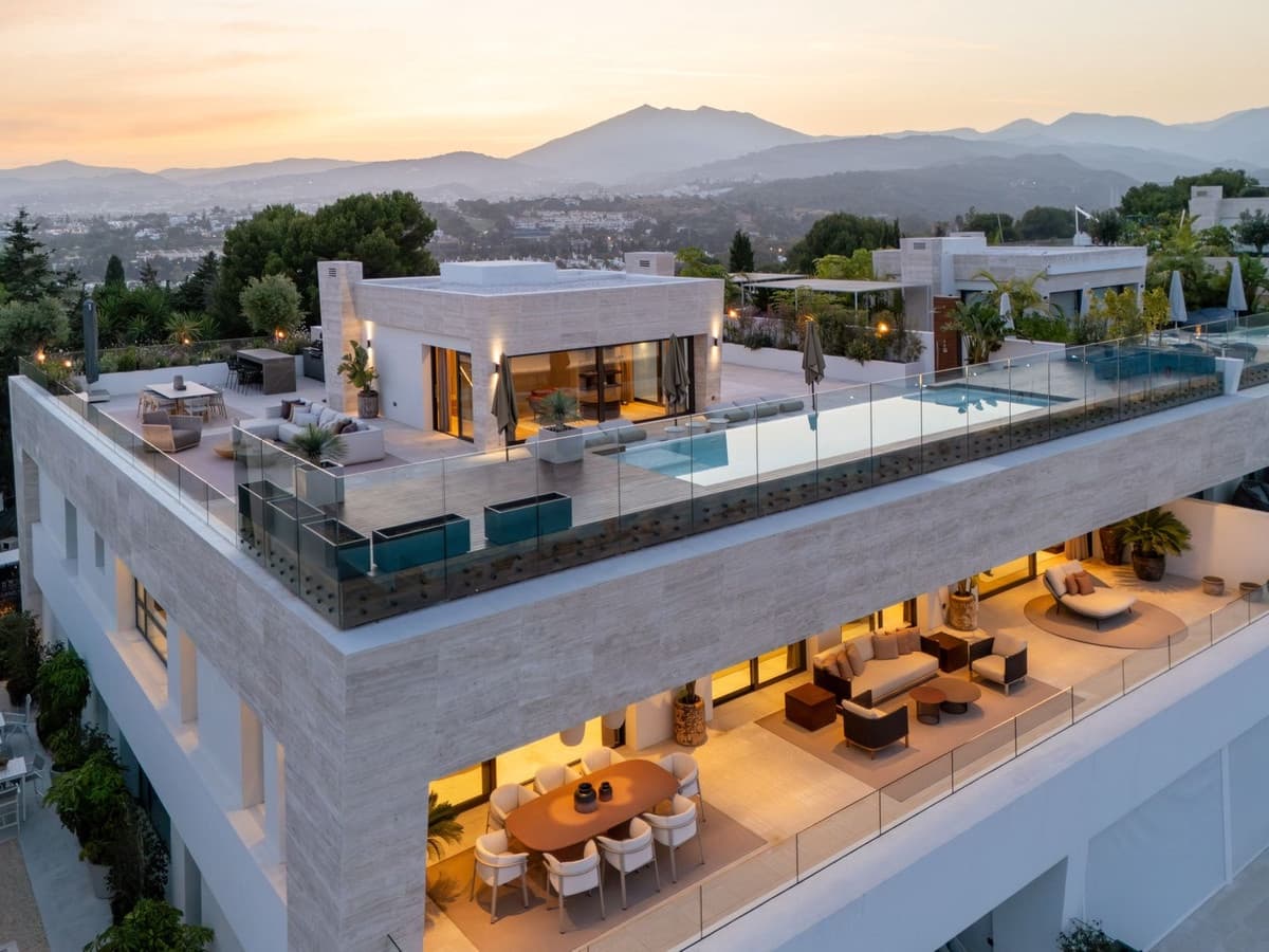 Apartamento de 4 habitaciones en Golden Mile en venta con piscina garaje - 11.900.000 € (Ref: 9279677)