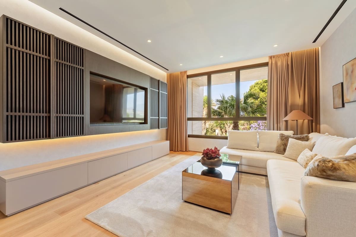 Apartamento de 4 habitaciones en Golden Mile en venta con piscina garaje - 11.900.000 € (Ref: 9279677)