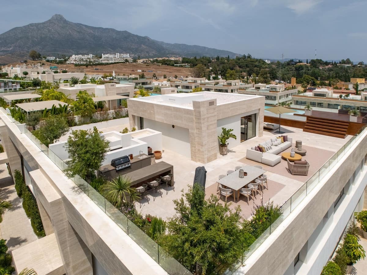 4 bedroom Apartment for sale in Golden Mile with pool garage - € 11,900,000 (Ref: 9279677)