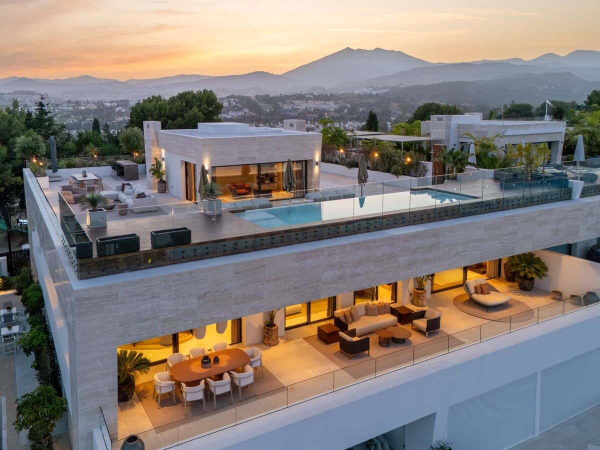 4 bedroom Apartment for sale in Golden Mile with pool garage - € 11,900,000 (Ref: 9279677)