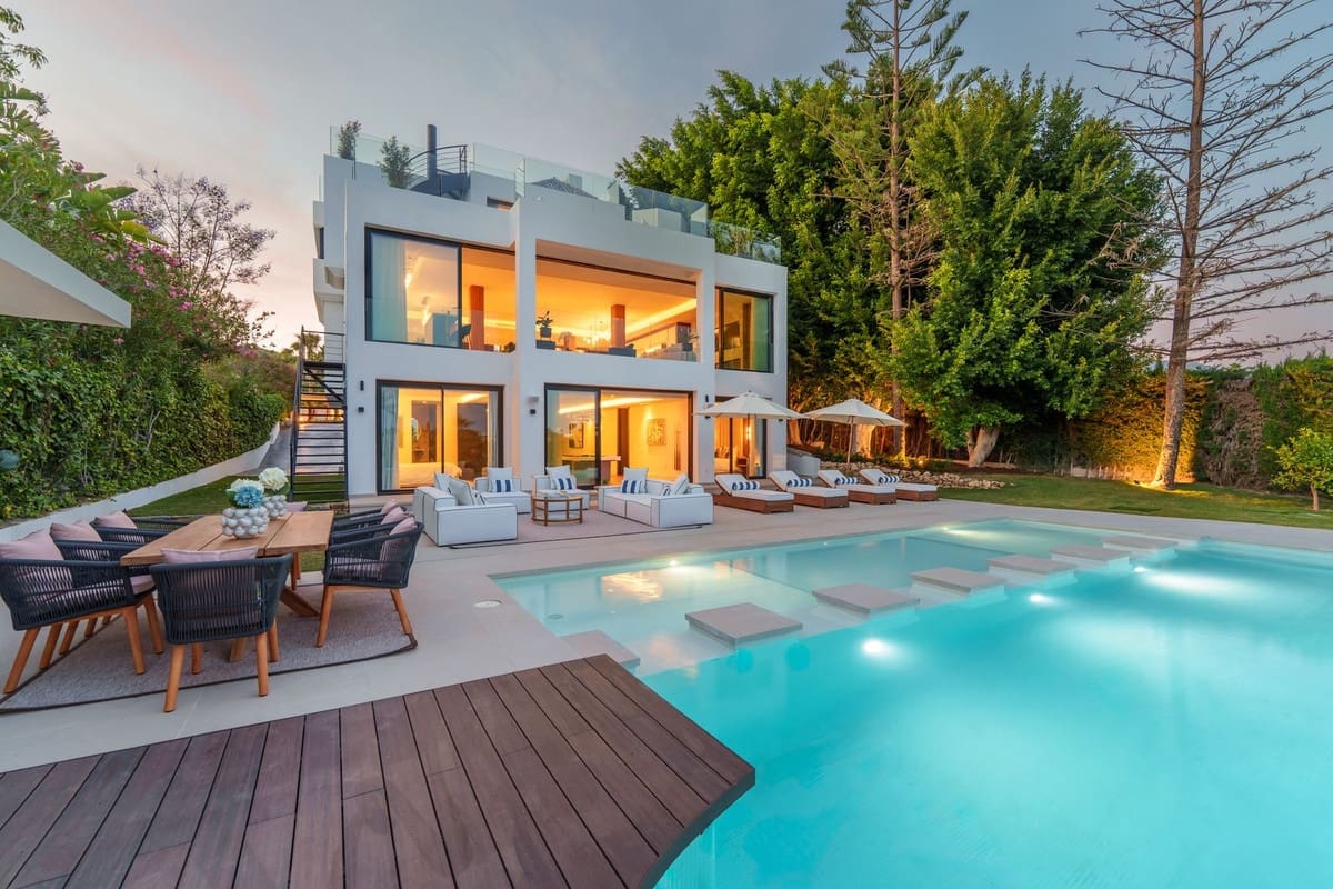 6 sypialnia Willa na sprzedaż w Marbella z basenem garażem - 7 350 000 € (Ref: 9283061)