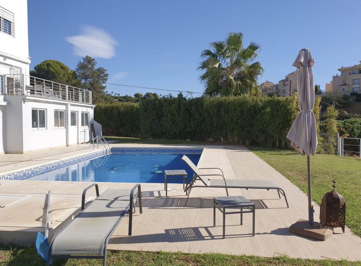 7 bedroom Villa for sale in Elviria with pool garage - € 1,200,000 (Ref: 9287323)
