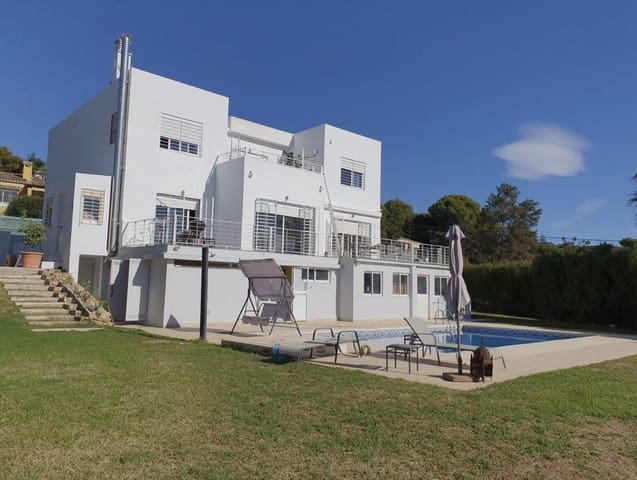 Chalet de 7 habitaciones en Elviria, Marbella en venta con piscina garaje - 1.200.000 € (Ref: 9287323)
