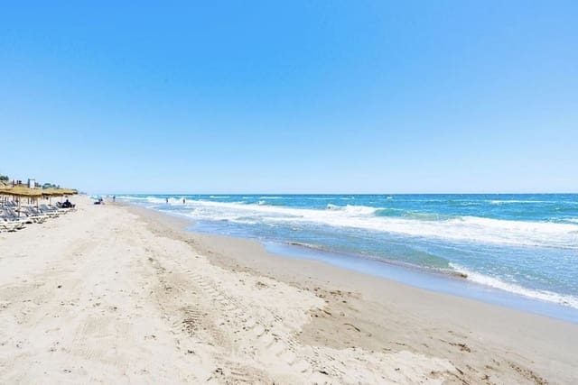 7 slaapkamer Villa te koop in Elviria, Marbella met zwembad garage - € 1.200.000 (Ref: 9287323)