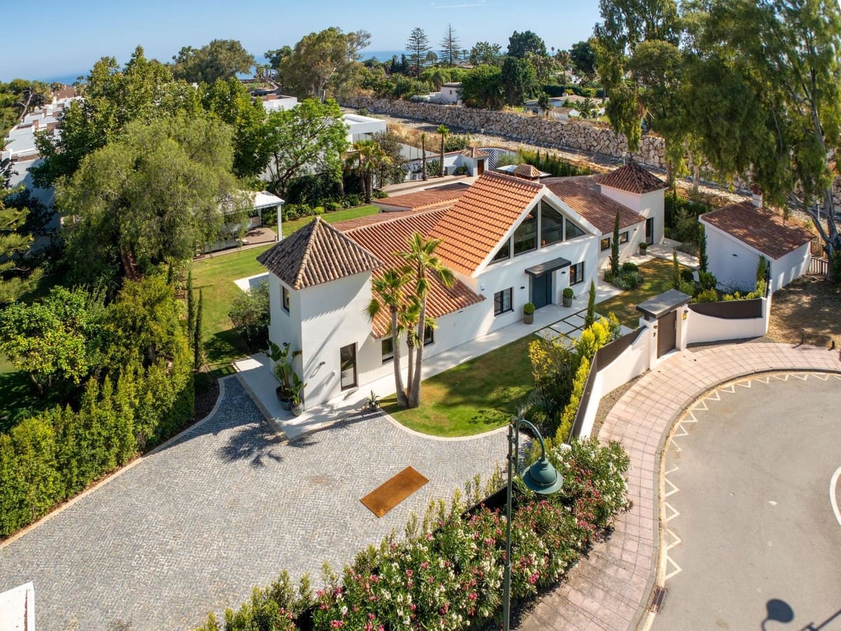 5 bedroom Villa for sale in Marbella with pool garage - € 6,500,000 (Ref: 9289580)