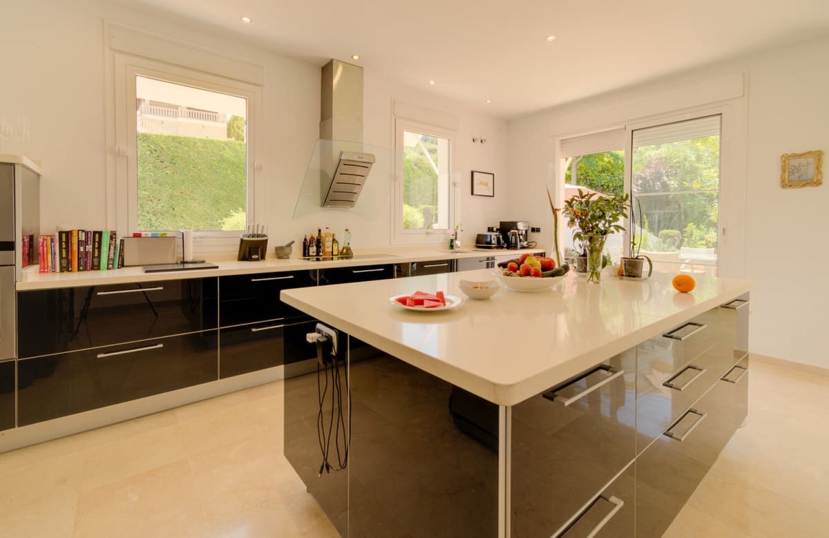 4 bedroom Villa for sale in La Cala Golf with pool garage - € 1,950,000 (Ref: 9289582)