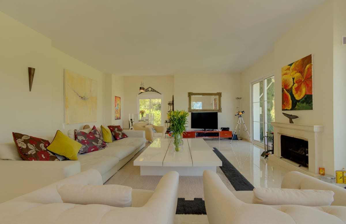 4 bedroom Villa for sale in La Cala Golf with pool garage - € 1,950,000 (Ref: 9289582)