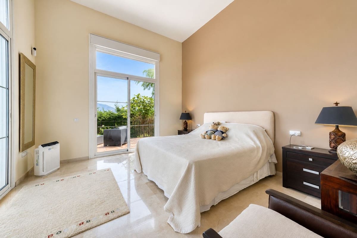 Chalet de 4 habitaciones en La Cala Golf en venta con piscina garaje - 1.950.000 € (Ref: 9289582)