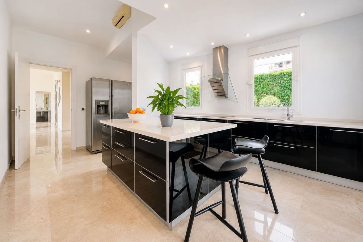 Chalet de 4 habitaciones en La Cala Golf en venta con piscina garaje - 1.950.000 € (Ref: 9289582)