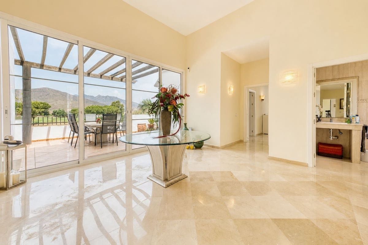 Chalet de 4 habitaciones en La Cala Golf en venta con piscina garaje - 1.950.000 € (Ref: 9289582)