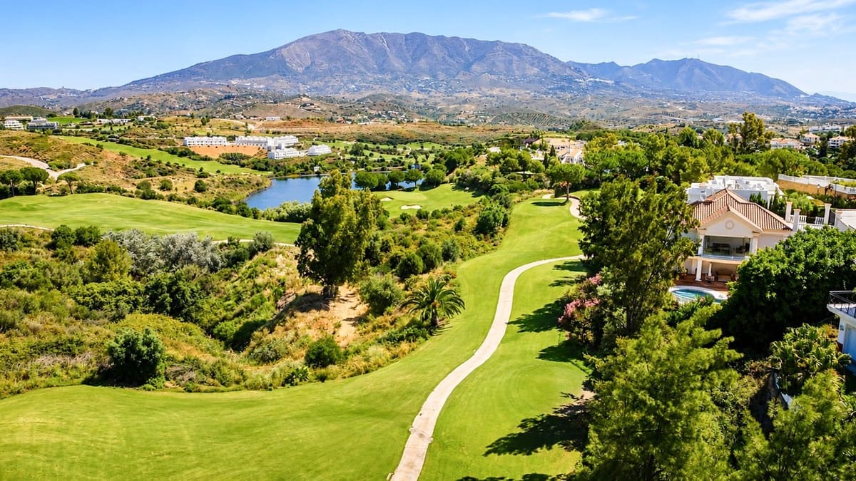 Chalet de 4 habitaciones en La Cala Golf en venta con piscina garaje - 1.950.000 € (Ref: 9289582)