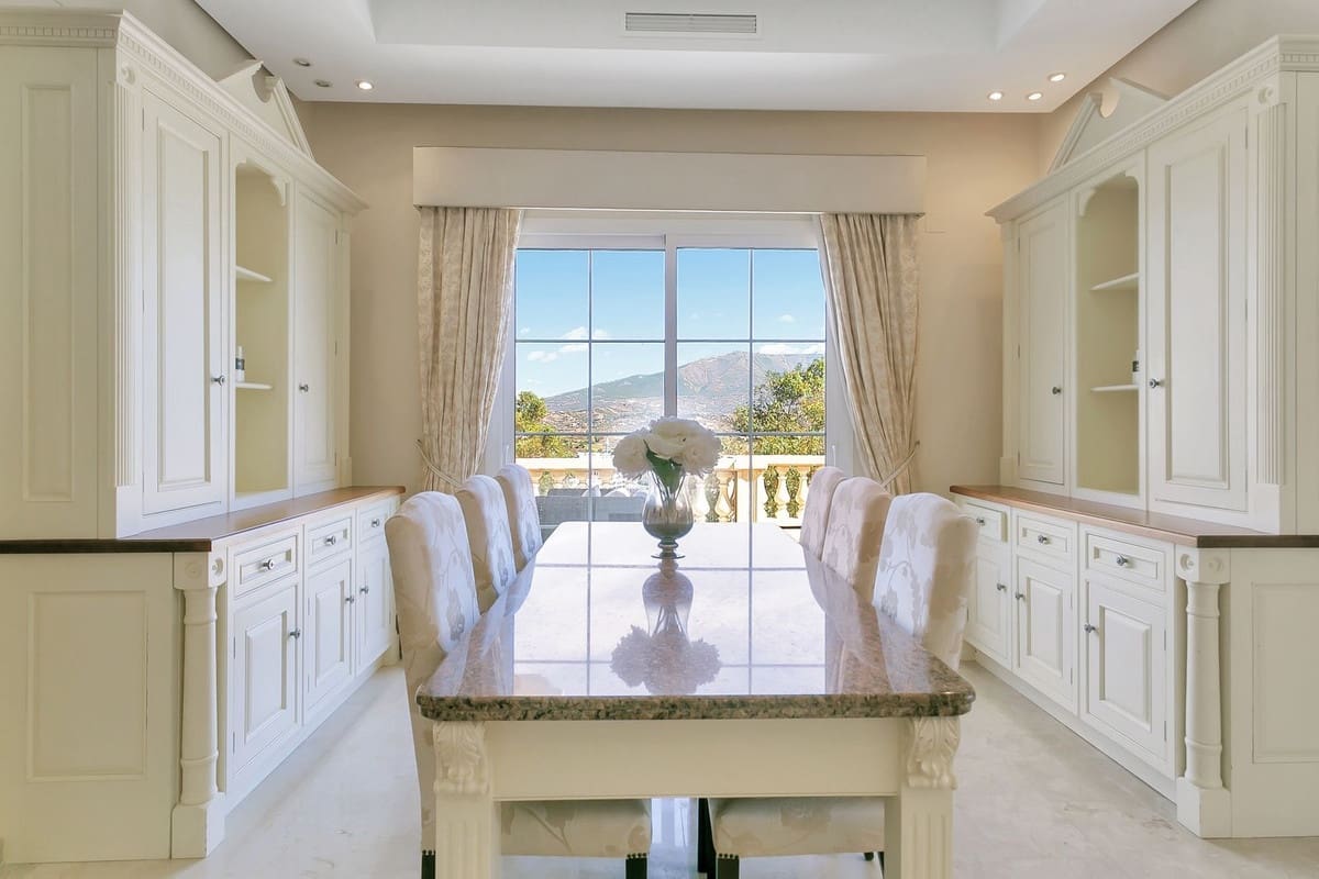 6 sypialnia Willa na sprzedaż w La Cala Golf z basenem garażem - 2 599 000 € (Ref: 9294715)