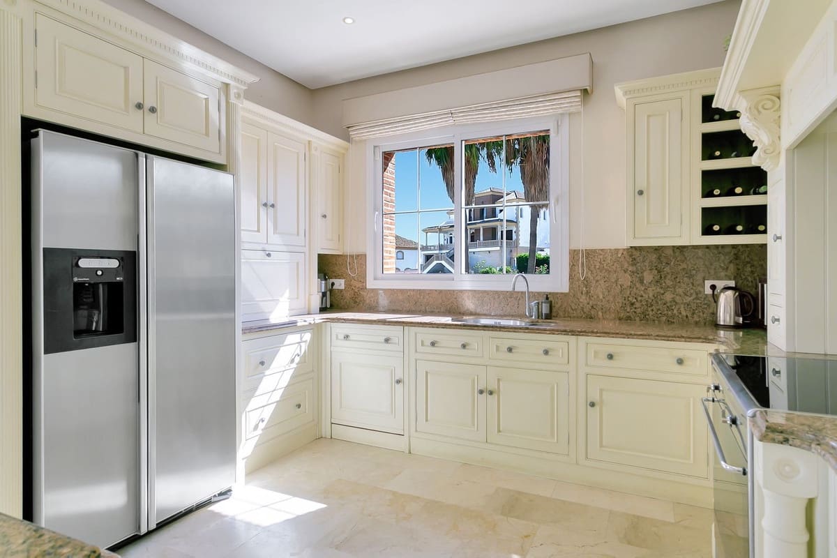 6 sypialnia Willa na sprzedaż w La Cala Golf z basenem garażem - 2 599 000 € (Ref: 9294715)