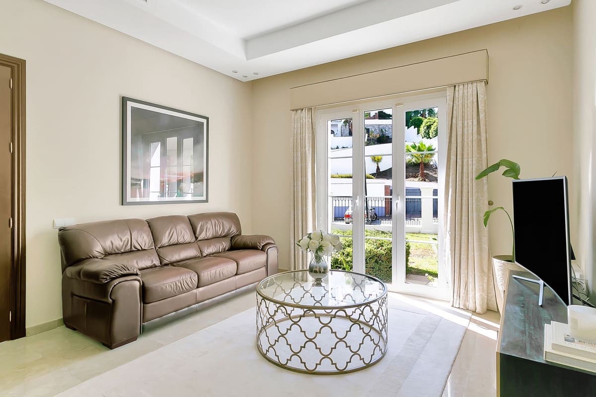 6 sypialnia Willa na sprzedaż w La Cala Golf z basenem garażem - 2 599 000 € (Ref: 9294715)