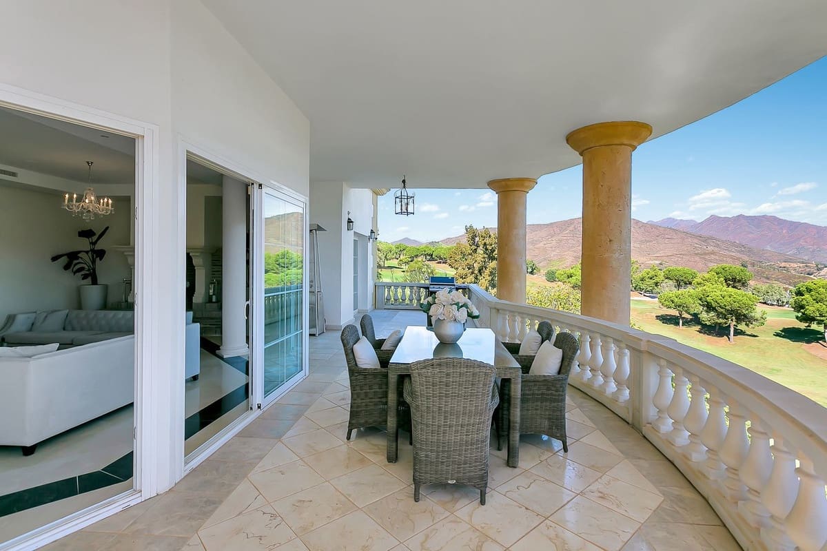 6 sypialnia Willa na sprzedaż w La Cala Golf z basenem garażem - 2 599 000 € (Ref: 9294715)