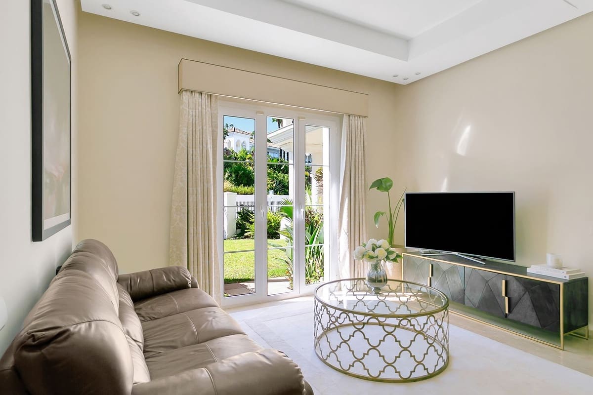 6 sypialnia Willa na sprzedaż w La Cala Golf z basenem garażem - 2 599 000 € (Ref: 9294715)