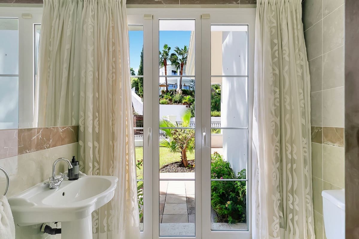 6 sypialnia Willa na sprzedaż w La Cala Golf z basenem garażem - 2 599 000 € (Ref: 9294715)