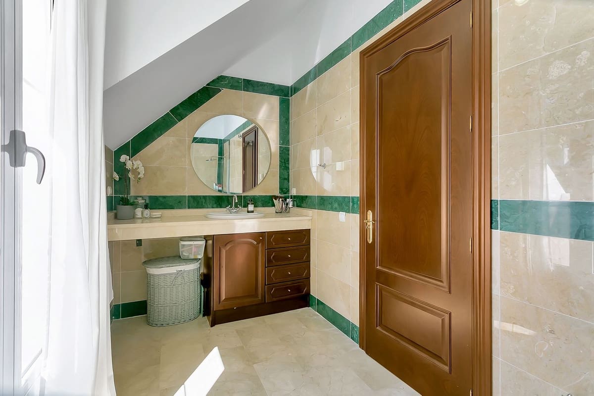 6 sypialnia Willa na sprzedaż w La Cala Golf z basenem garażem - 2 599 000 € (Ref: 9294715)