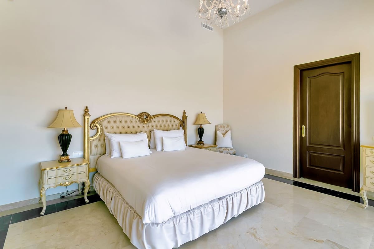 6 sypialnia Willa na sprzedaż w La Cala Golf z basenem garażem - 2 599 000 € (Ref: 9294715)