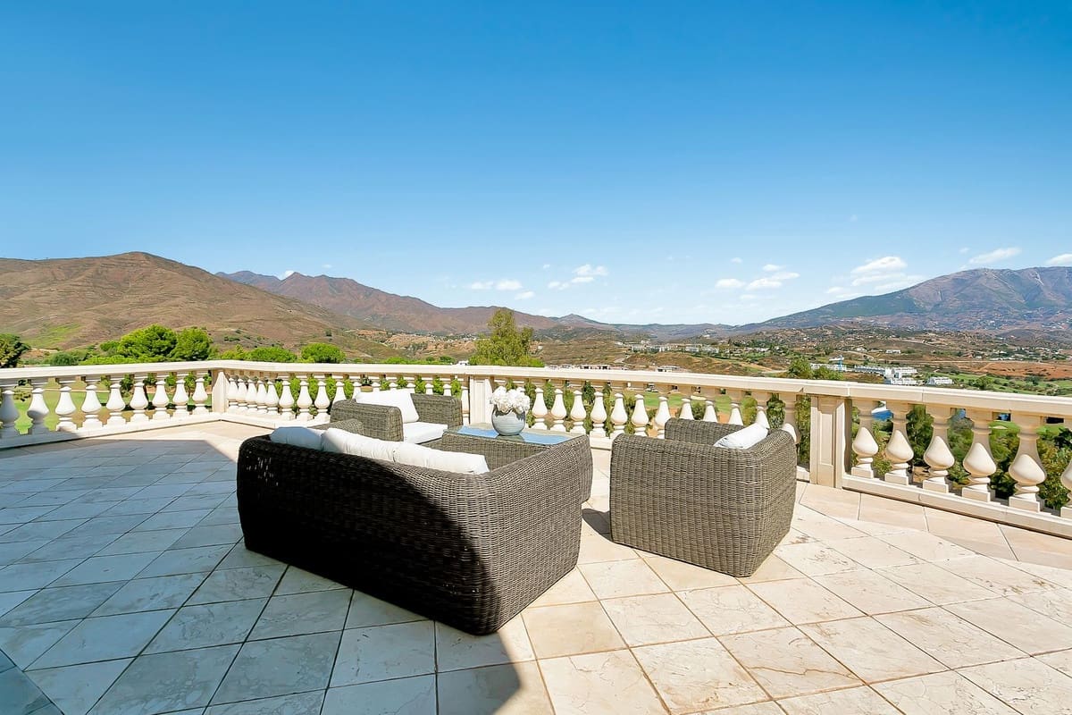 6 sypialnia Willa na sprzedaż w La Cala Golf z basenem garażem - 2 599 000 € (Ref: 9294715)