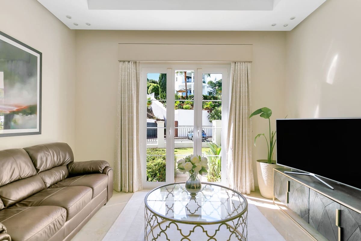 6 makuuhuone Huvila myytävänä paikassa La Cala Golf mukana uima-altaan 
autotalli - 2 550 000 € (Ref: 9294715)