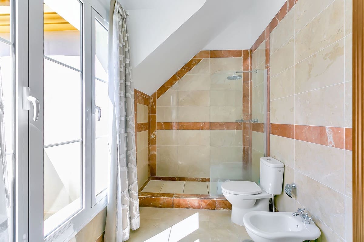 6 makuuhuone Huvila myytävänä paikassa La Cala Golf mukana uima-altaan 
autotalli - 2 550 000 € (Ref: 9294715)