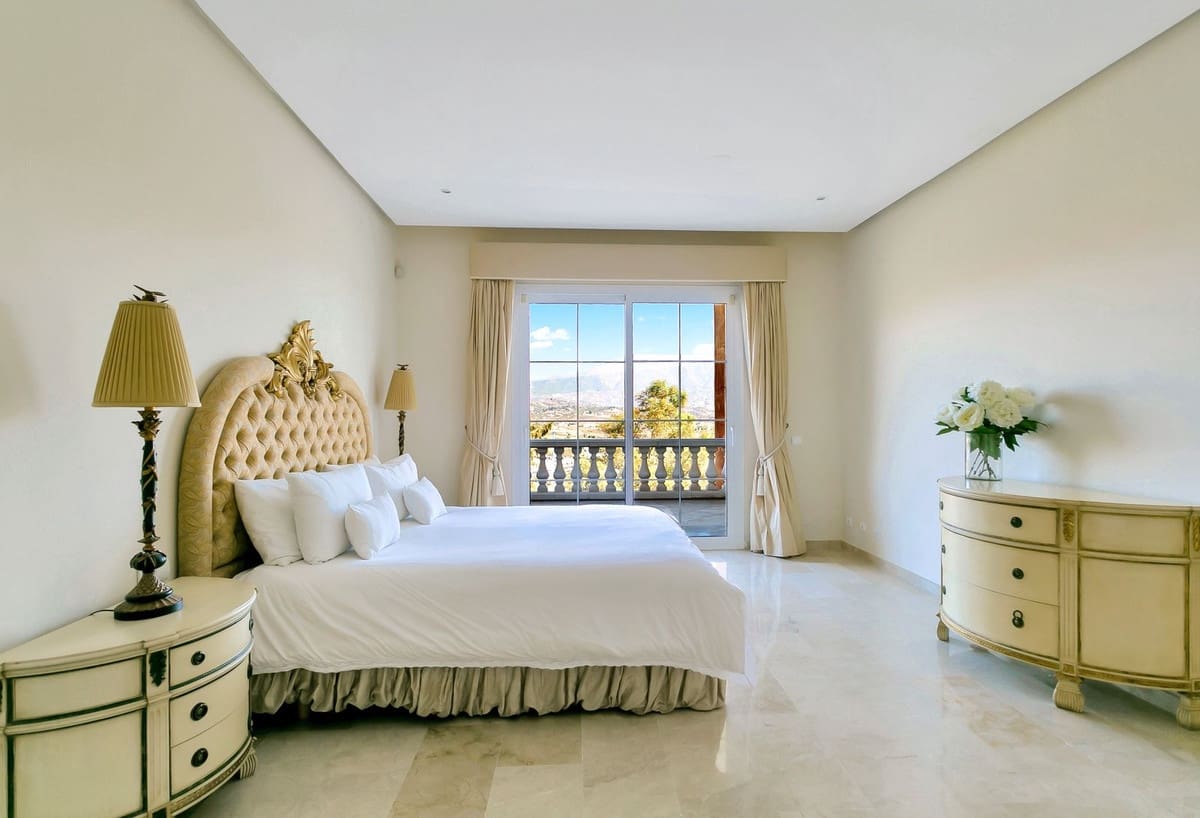 6 makuuhuone Huvila myytävänä paikassa La Cala Golf mukana uima-altaan 
autotalli - 2 550 000 € (Ref: 9294715)