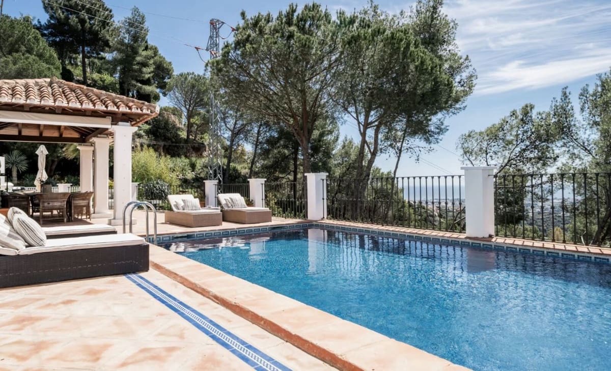 4 soveværelse Villa til salg i El Madronal med swimmingpool garage - € 2.250.000 (Ref: 9294786)