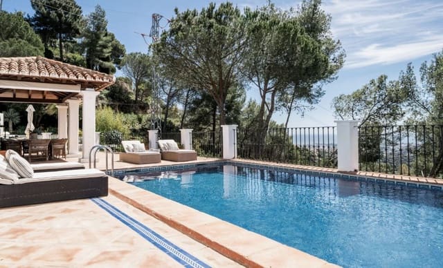 4 sypialnia Willa na sprzedaż w El Madroñal, Benahavís z basenem garażem - 2 250 000 € (Ref: 9294786)