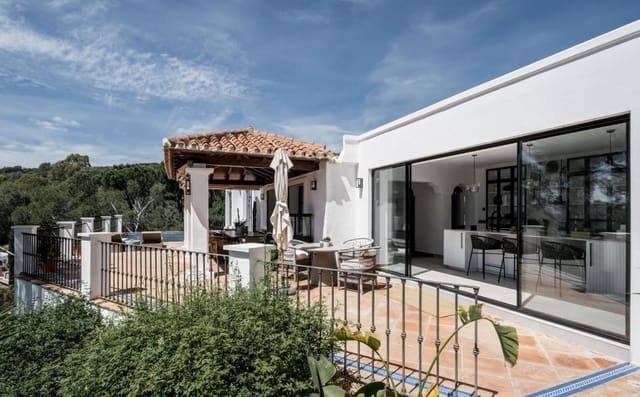 4 sypialnia Willa na sprzedaż w El Madroñal, Benahavís z basenem garażem - 2 250 000 € (Ref: 9294786)