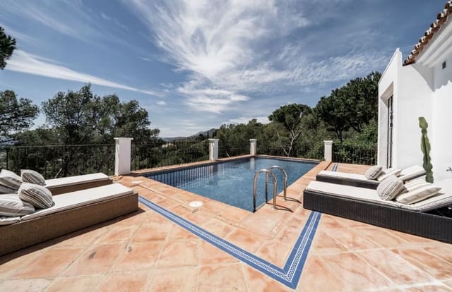4 bedroom Villa for sale in El Madroñal, Benahavís with pool garage - € 2,250,000 (Ref: 9294786)