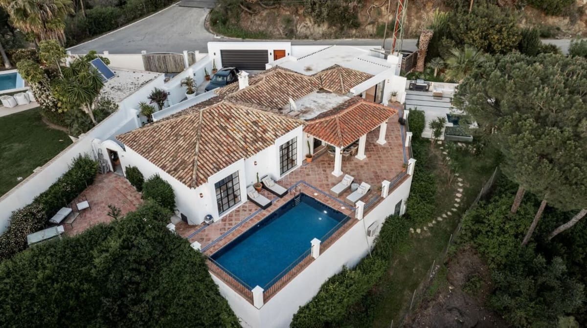 4 bedroom Villa for sale in El Madronal with pool garage - € 2,250,000 (Ref: 9294786)