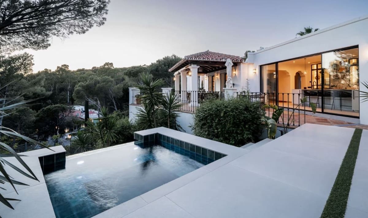 4 bedroom Villa for sale in El Madronal with pool garage - € 2,250,000 (Ref: 9294786)