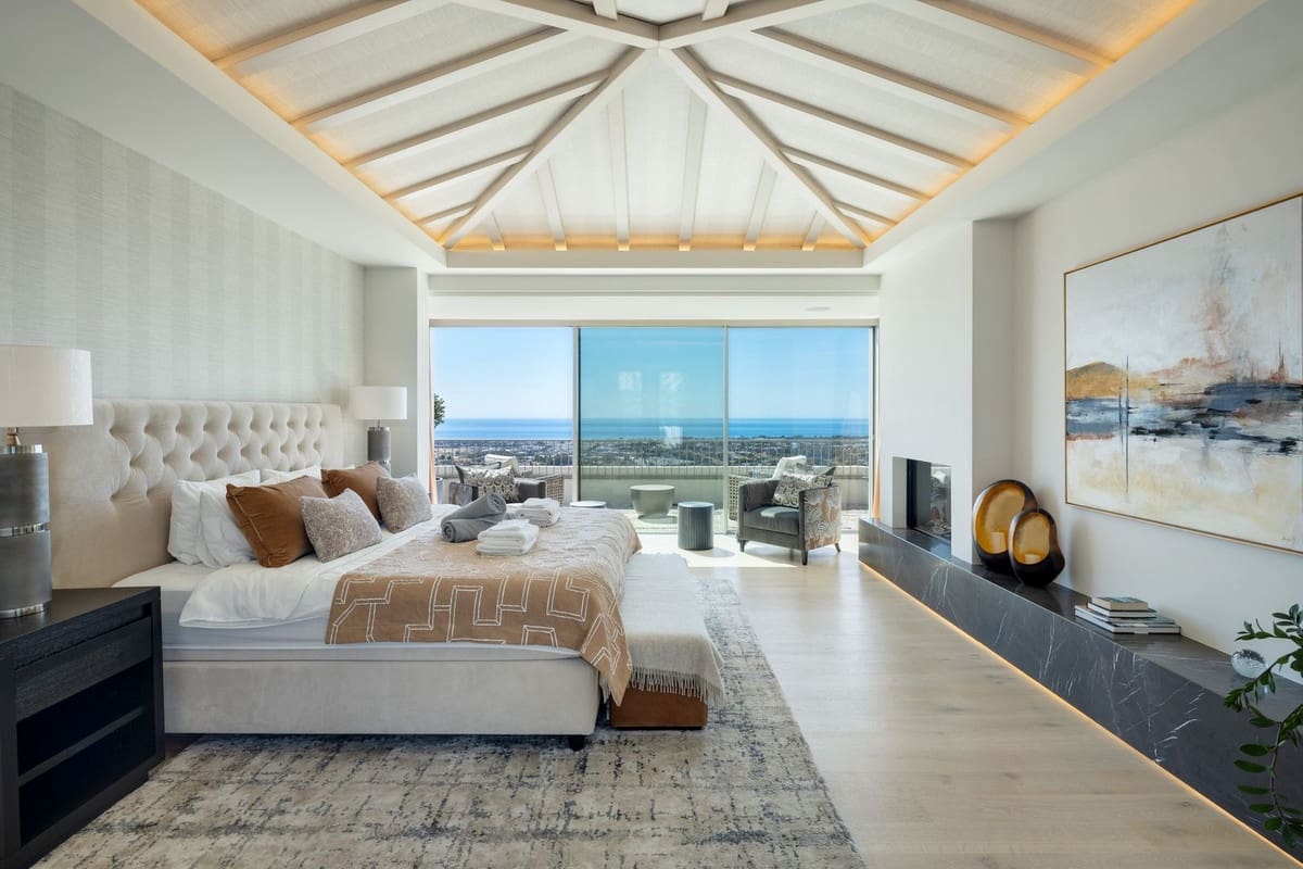 Chalet de 7 habitaciones en Benahavís en venta con piscina garaje - 10.800.000 € (Ref: 9296281)