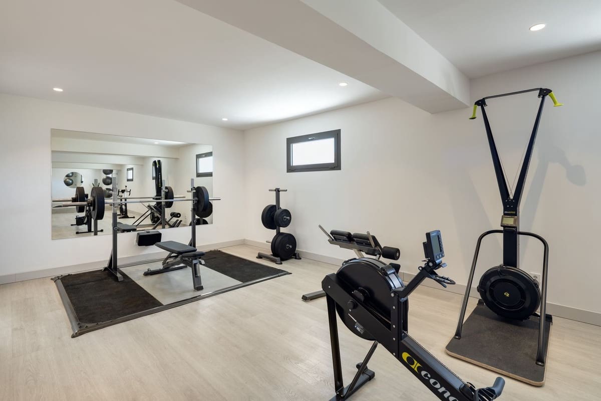 Chalet de 7 habitaciones en Benahavís en venta con piscina garaje - 10.800.000 € (Ref: 9296281)