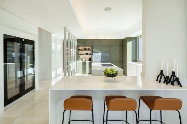 Chalet de 7 habitaciones en Benahavís en venta con piscina garaje - 10.800.000 € (Ref: 9296281)