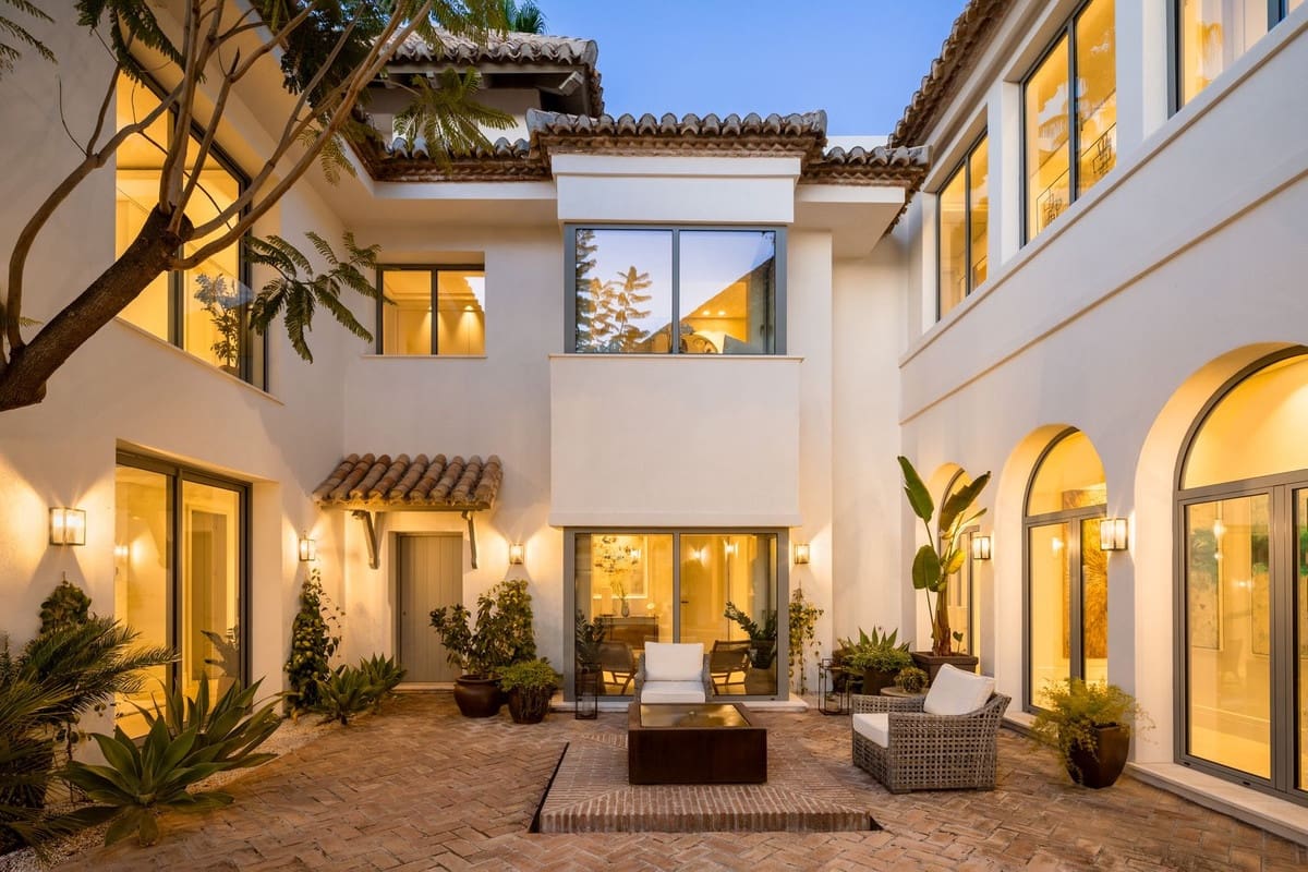 Chalet de 7 habitaciones en Benahavís en venta con piscina garaje - 10.800.000 € (Ref: 9296281)