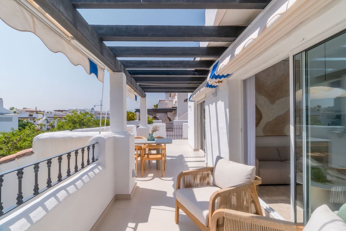 3 soveværelse Lejlighed til salg i San Pedro de Alcantara med swimmingpool garage - € 1.695.000 (Ref: 9297389)