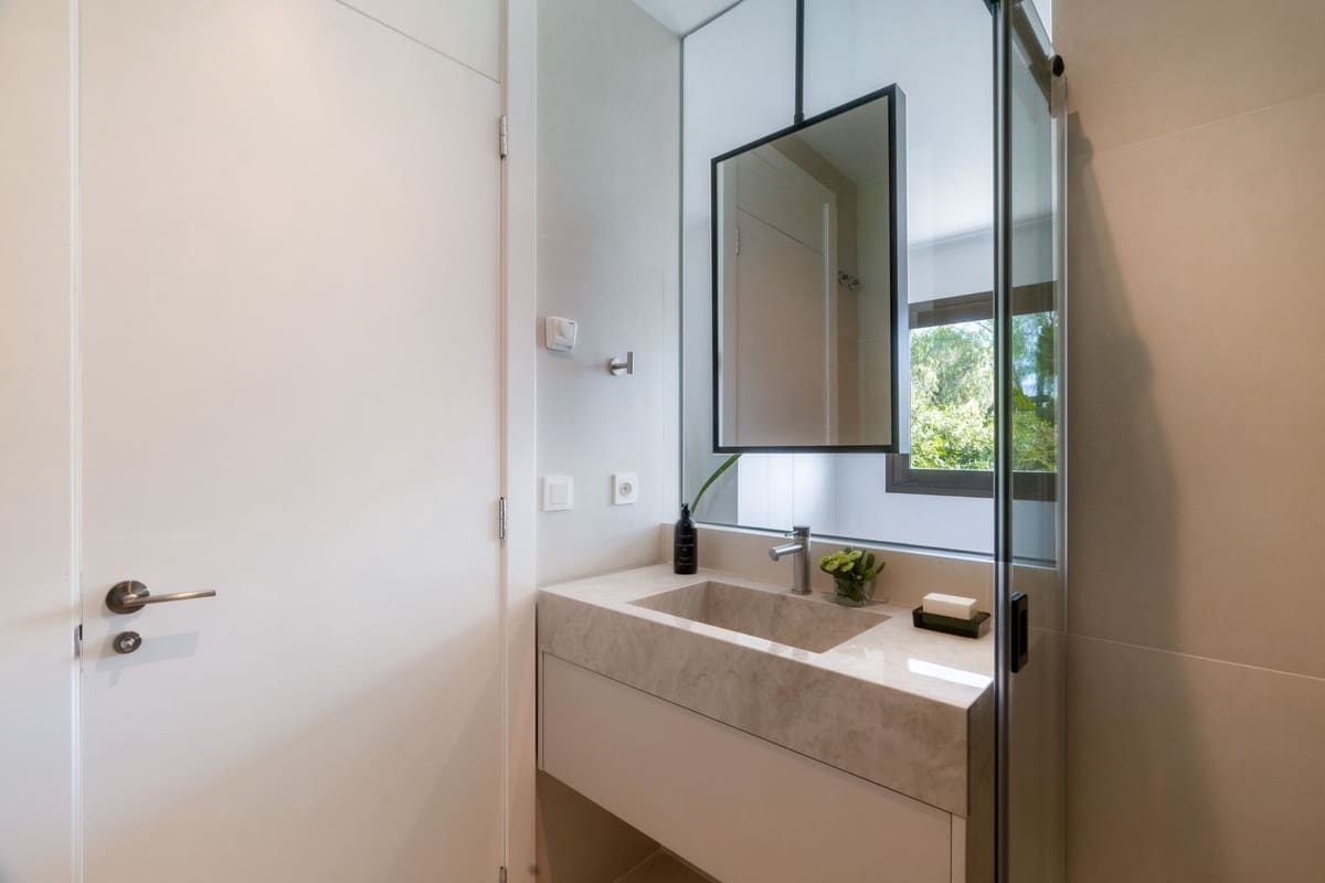 Apartamento de 3 habitaciones en La Quinta en venta con piscina garaje - 1.795.000 € (Ref: 9297390)