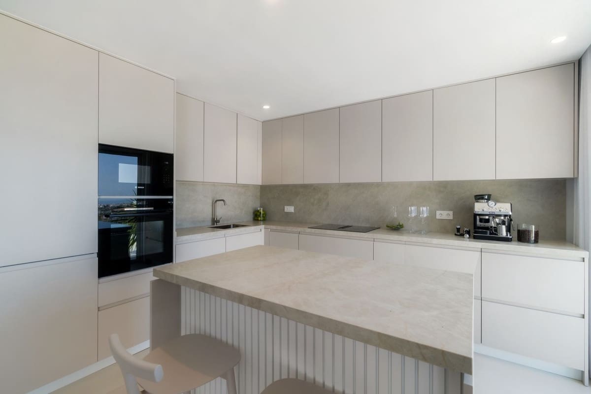 Apartamento de 3 habitaciones en La Quinta en venta con piscina garaje - 1.795.000 € (Ref: 9297390)