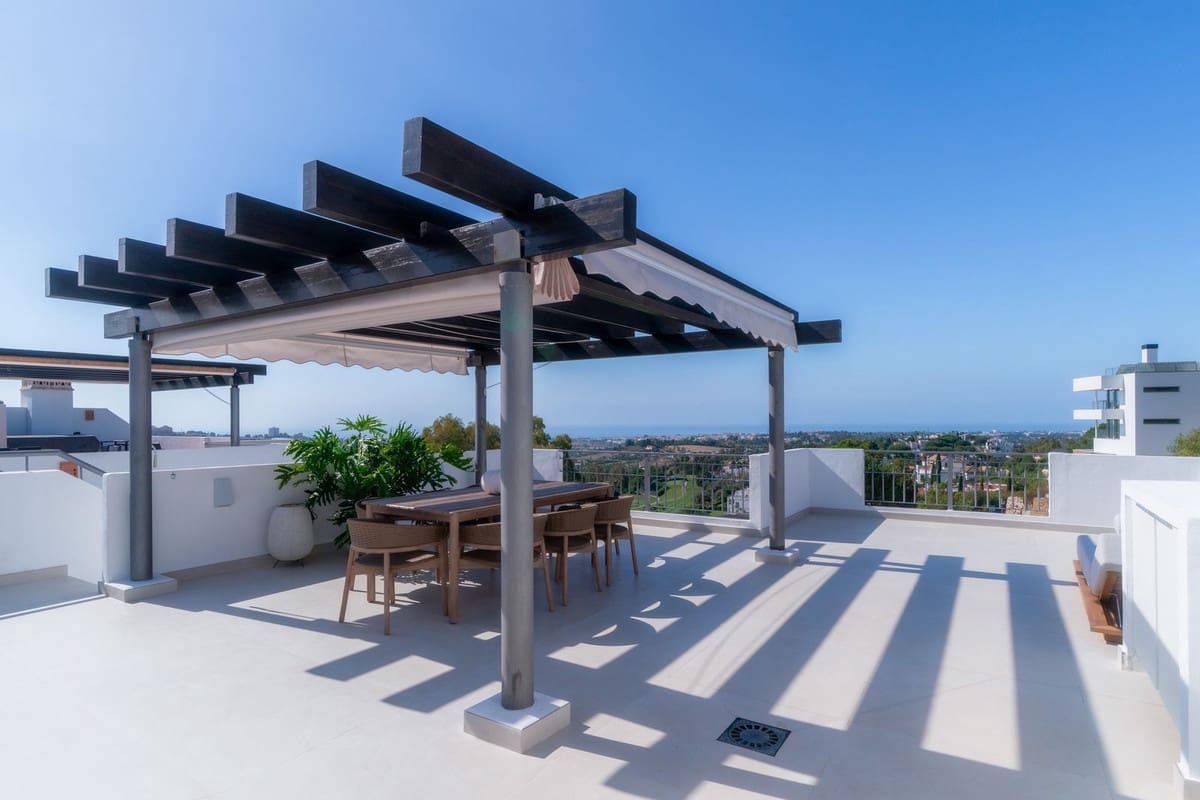 Apartamento de 3 habitaciones en La Quinta en venta con piscina garaje - 1.795.000 € (Ref: 9297390)