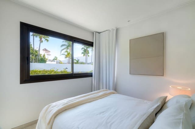 Apartamento de 3 habitaciones en La Quinta, Benahavís en venta con piscina garaje - 1.795.000 € (Ref: 9297390)