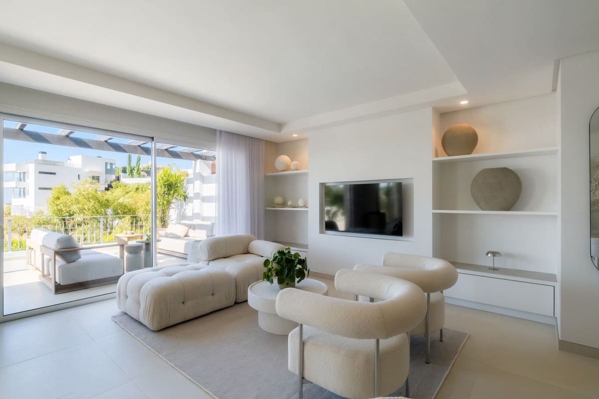 3 bedroom Apartment for sale in La Quinta with pool garage - € 1,795,000 (Ref: 9297390)