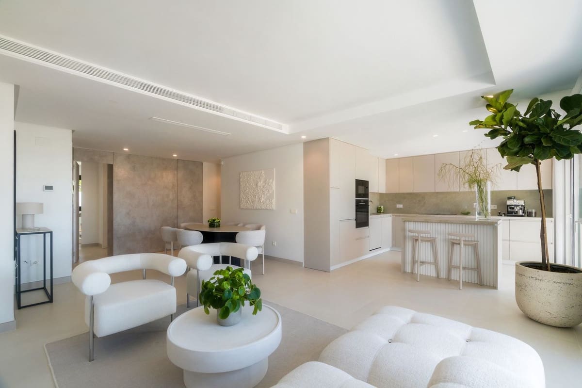 3 bedroom Apartment for sale in La Quinta with pool garage - € 1,795,000 (Ref: 9297390)