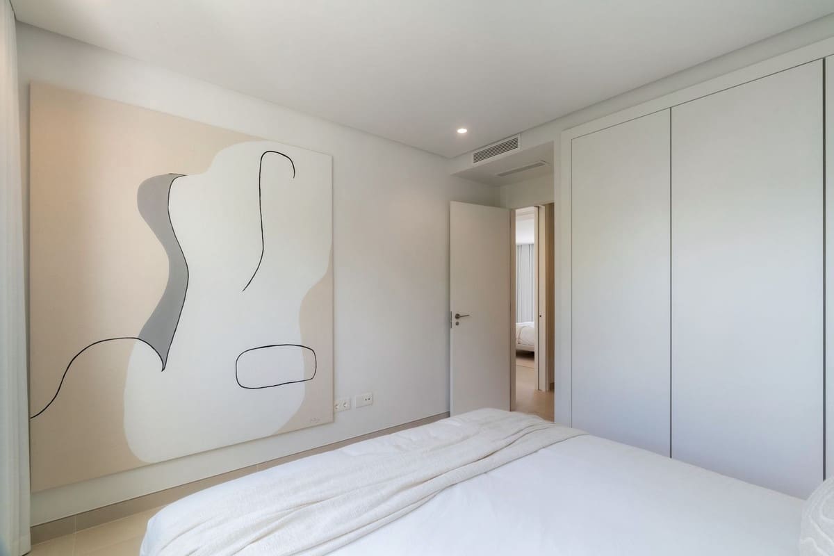 3 bedroom Apartment for sale in La Quinta with pool garage - € 1,795,000 (Ref: 9297390)