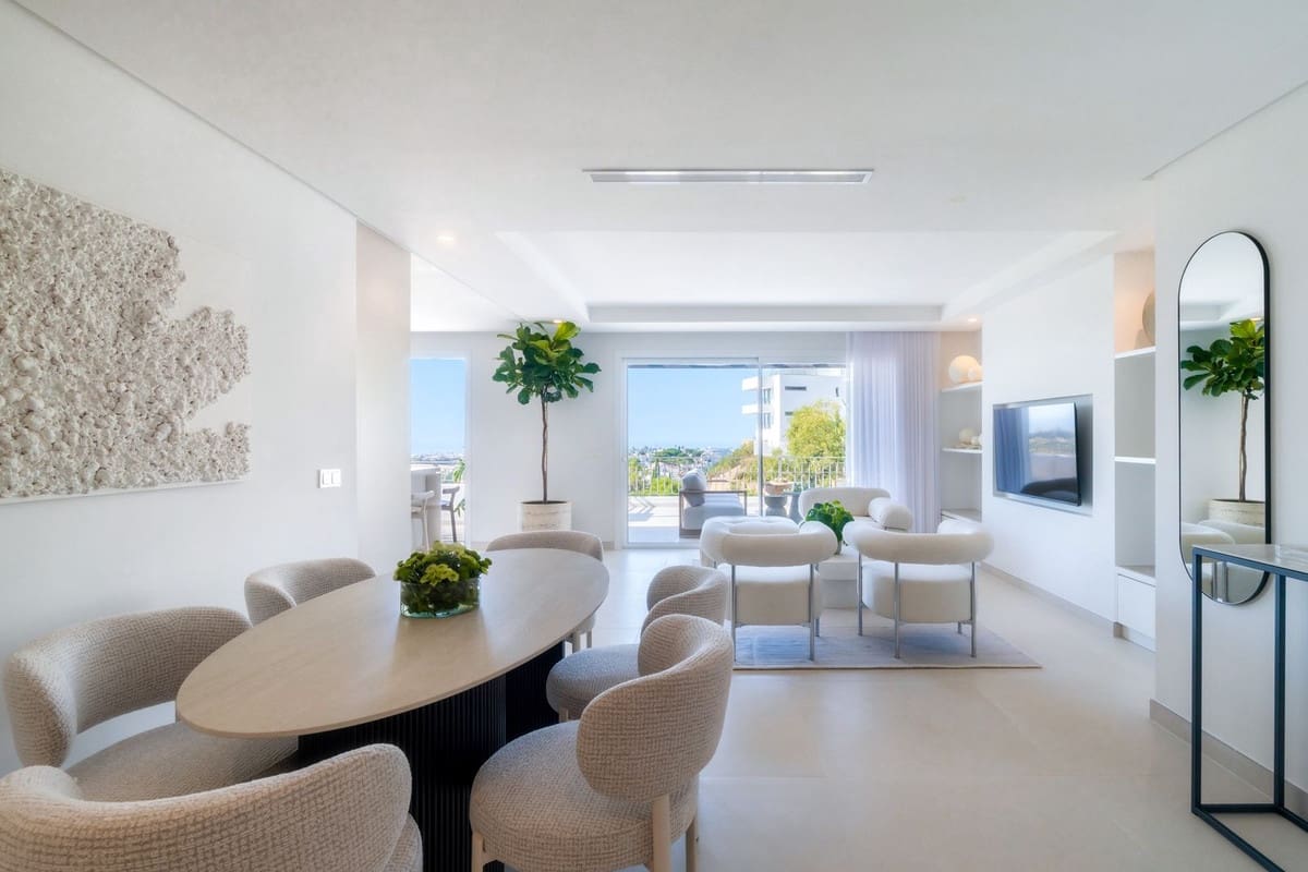 3 bedroom Apartment for sale in La Quinta with pool garage - € 1,795,000 (Ref: 9297390)