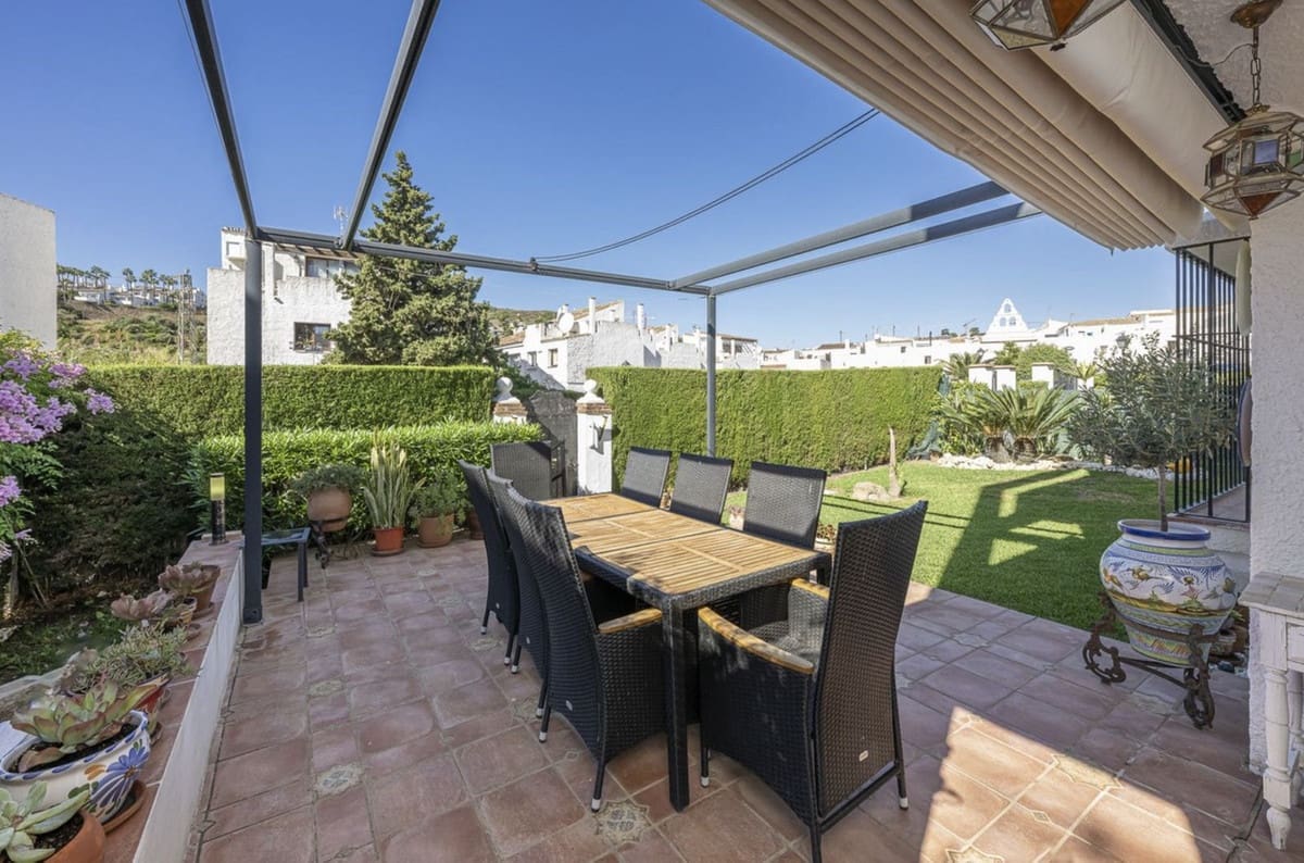 3 chambre Villa/Maison à vendre à La Duquesa / Puerto de la Duquesa avec piscine garage - 515 000 € (Ref: 9298908)